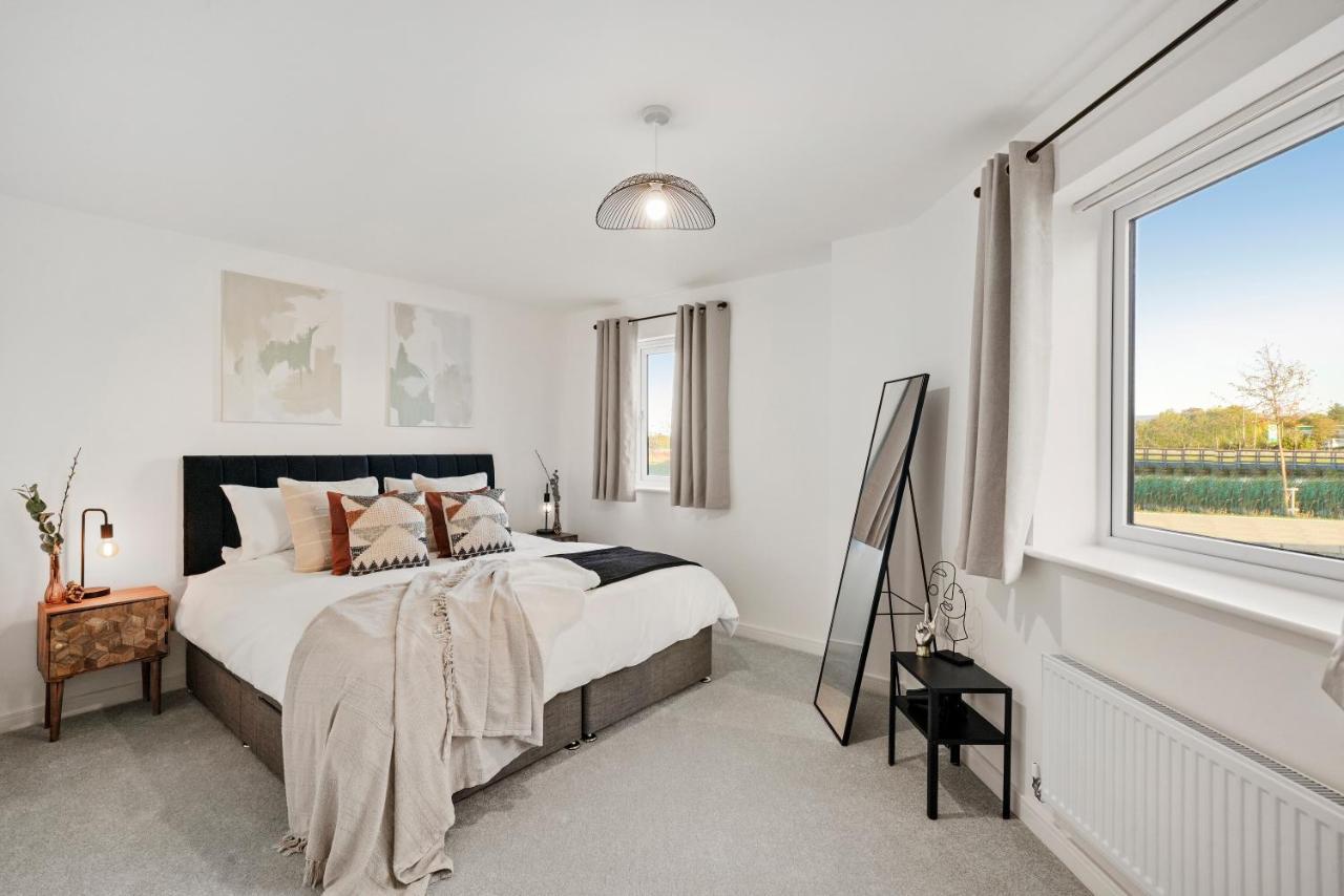 Luxury Apartment At Holt House Milton Keynes Exterior photo