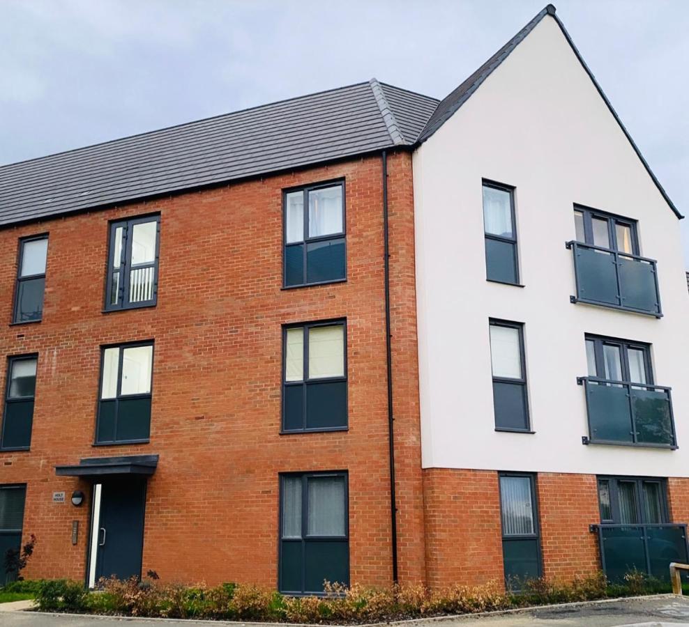 Luxury Apartment At Holt House Milton Keynes Exterior photo